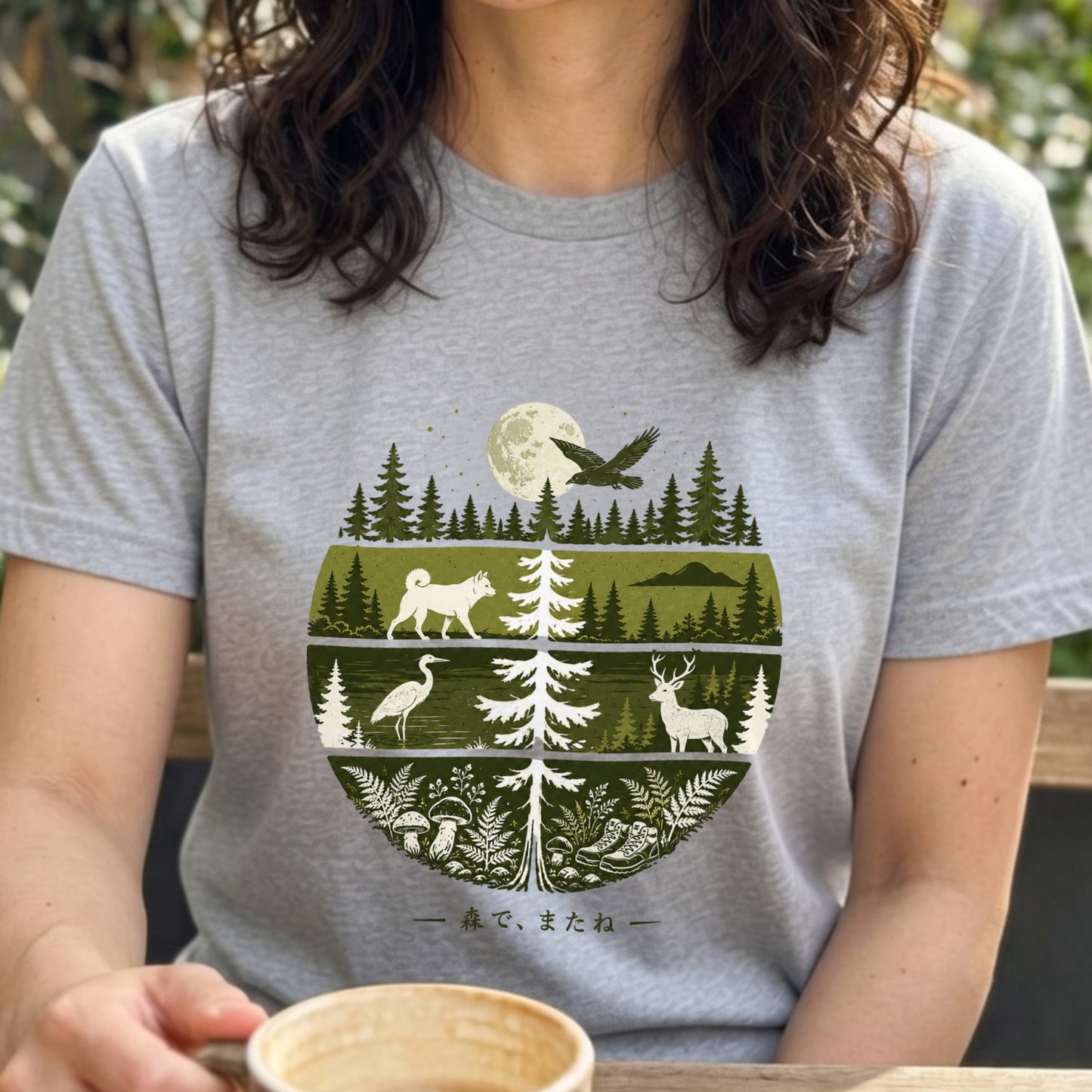 【森で、またね】自然・動物の生態系デザイン白Tシャツ | CAMPMODE