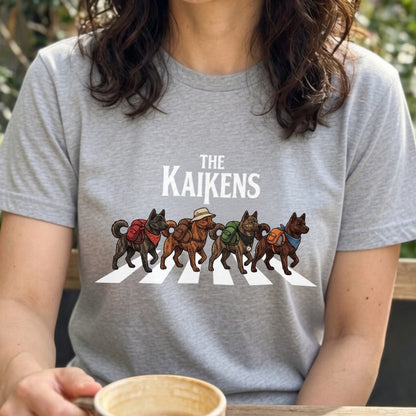THE KAIKENS | 横断歩道 ゆるかわ 甲斐犬 キャンプ パロディTシャツ【犬好き・愛犬家・アウトドア・ギフトに最適】