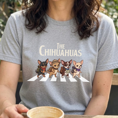 THE CHIHUAHUAS | 横断歩道 ゆるかわ チワワ キャンプ パロディTシャツ【犬好き・愛犬家・アウトドア・ギフトに最適】