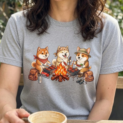 【柴犬・キャンプ＆BBQ】おしゃれな白Tシャツ | CAMPMODE