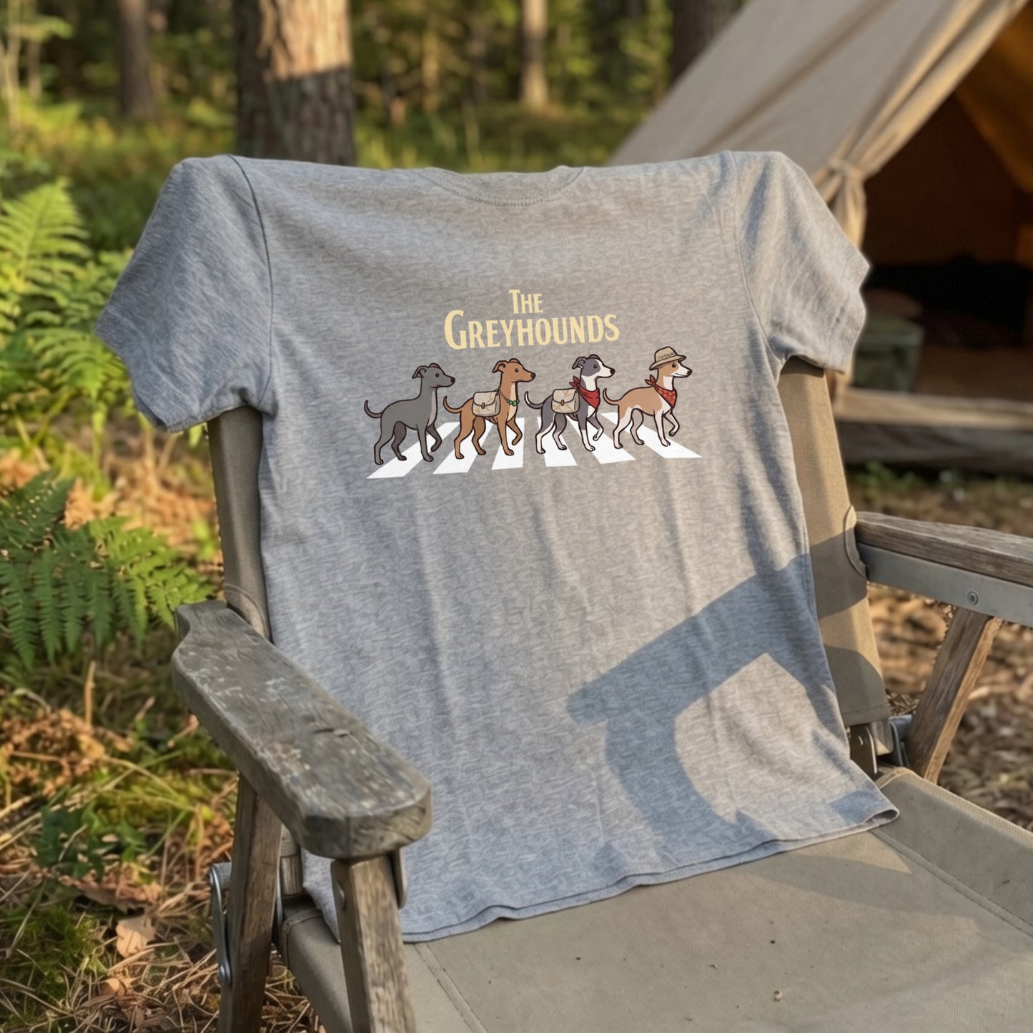 THE GREYHOUNDS | 横断歩道 ゆるかわ プードル キャンプ パロディTシャツ【犬好き・愛犬家・アウトドア・ギフトに最適】