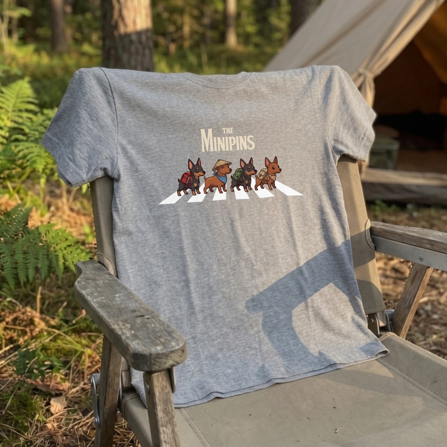 THE MINIPINS | 横断歩道 ゆるかわ プードル キャンプ パロディTシャツ【犬好き・愛犬家・アウトドア・ギフトに最適】