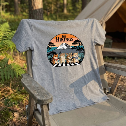 THE HIKINGS | 柴犬＆犬の仲間たち 富士山ハイキング Tシャツ【犬好き・アウトドア・ギフトに最適】