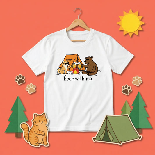 【ビールで乾杯・犬と熊】おしゃれキャンプ白Tシャツ | CAMPMODE