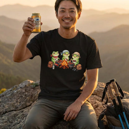 【カエル・キャンプ＆BBQ】おしゃれなTシャツ | CAMPMODE
