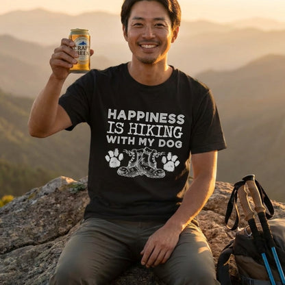 Happiness is Hiking with My Dog Tシャツ ｜ 犬好き・愛犬・登山・ハイキング・アウトドアに人気