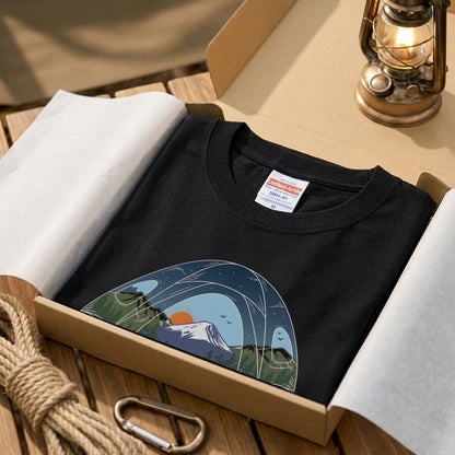 おしゃれなテントビュー・自然イラスト Tシャツ | CAMPMODE