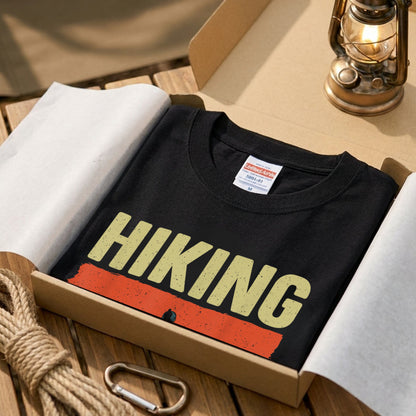 Hiking Is My Retirement Plan Tシャツ ｜ 登山・ハイキング・アウトドア・退職祝い・レトロに人気