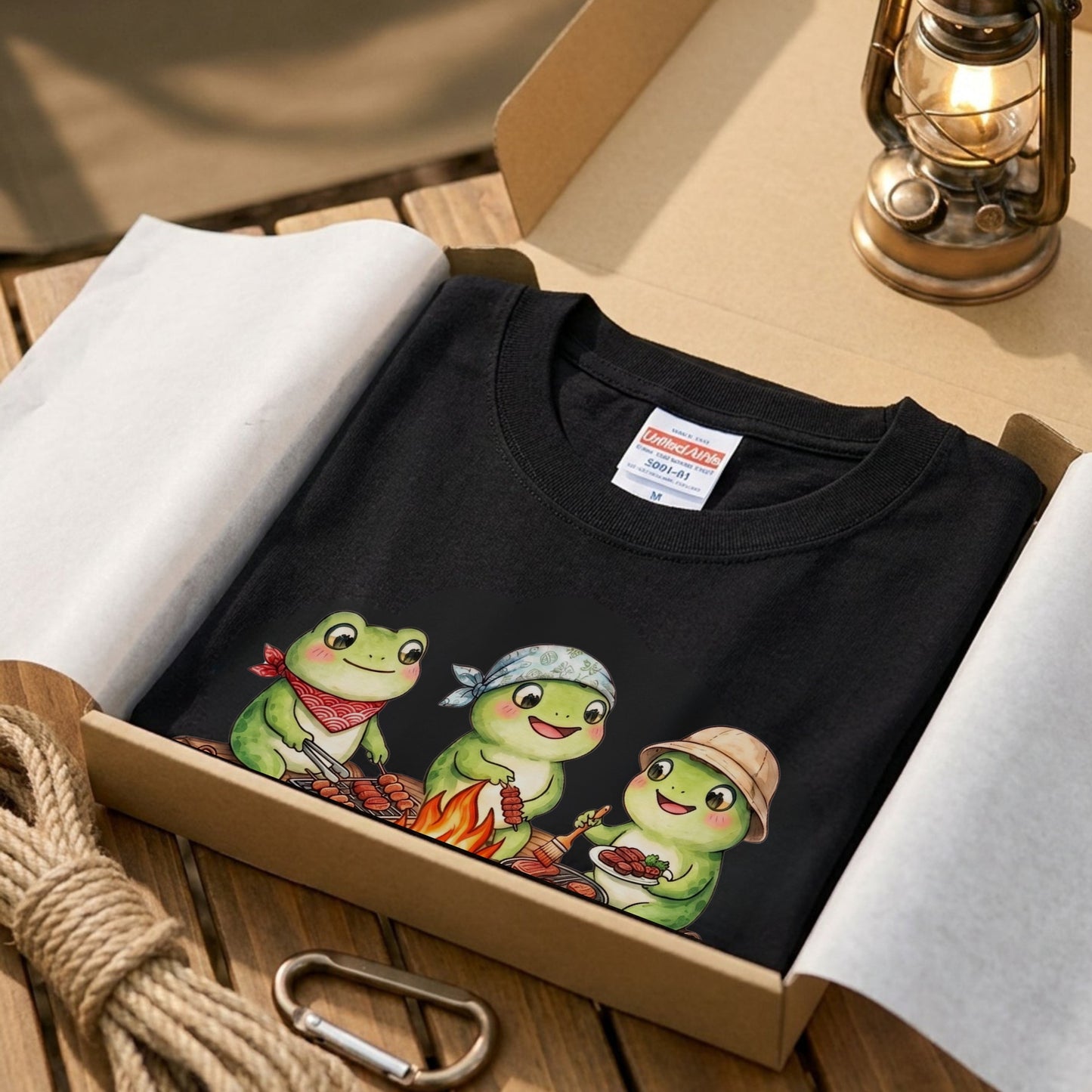 【カエル・キャンプ＆BBQ】おしゃれなTシャツ | CAMPMODE