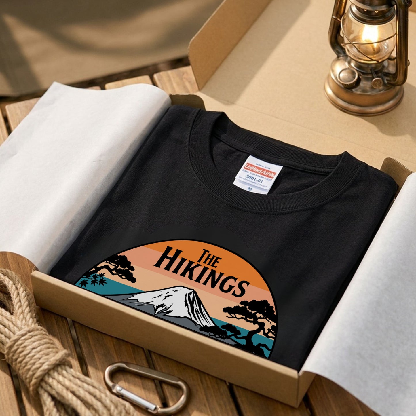 THE HIKINGS | 柴犬＆犬の仲間たち 富士山ハイキング Tシャツ【犬好き・アウトドア・ギフトに最適】