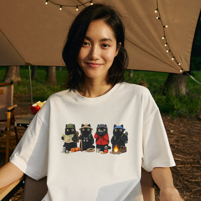 黒猫 キャンプ Tシャツ - 焚き火 猫 イラスト | かわいい 猫 ウェア