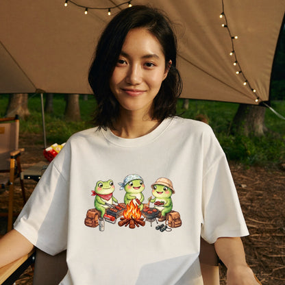 【カエル・キャンプ＆BBQ】おしゃれなTシャツ | CAMPMODE