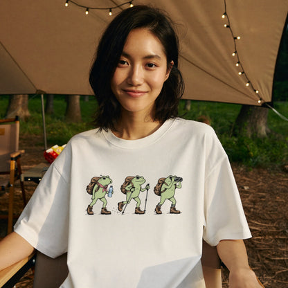 カエルの山登り イラスト Tシャツ | 登山 トレッキング 服 | CAMPMODE