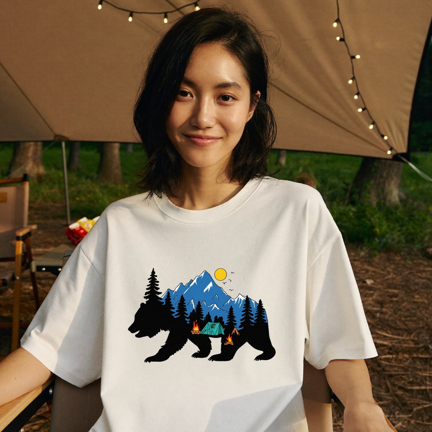 【熊のシルエット・山とキャンプ】おしゃれアウトドア白Tシャツ | CAMPMODE