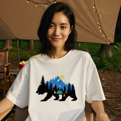 【熊のシルエット・山とキャンプ】おしゃれアウトドア白Tシャツ | CAMPMODE