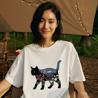 富士山と花咲く夜空 黒猫Tシャツ