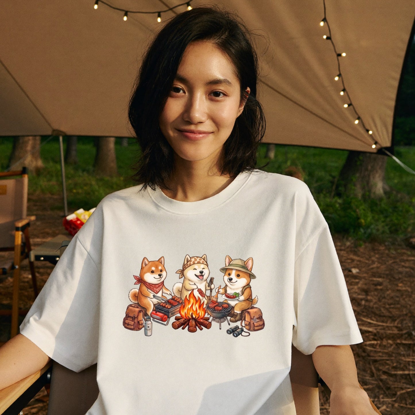 【柴犬・キャンプ＆BBQ】おしゃれな白Tシャツ | CAMPMODE