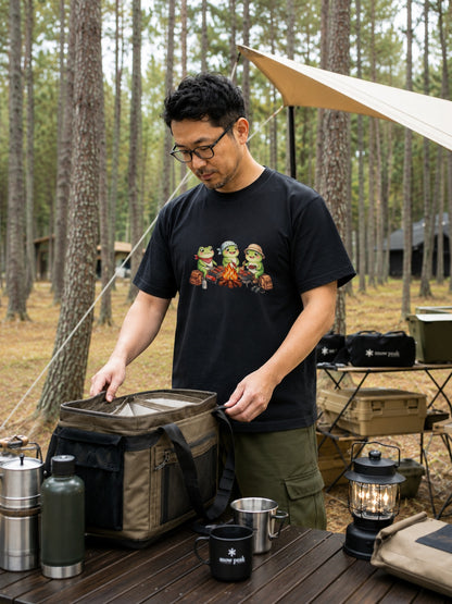 【カエル・キャンプ＆BBQ】おしゃれなTシャツ | CAMPMODE
