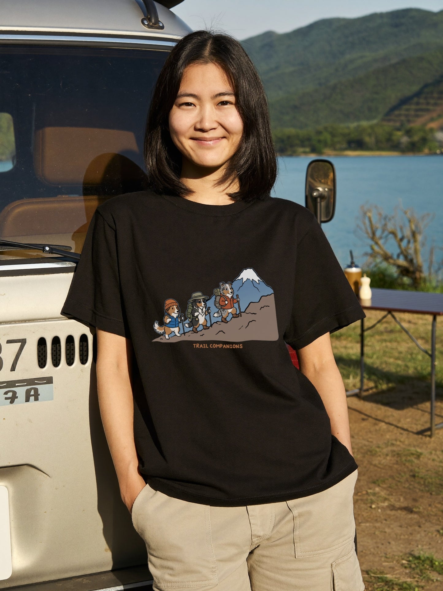 TRAIL COMPANIONS 登山犬Tシャツ