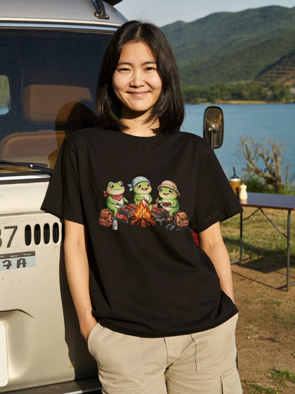 【カエル・キャンプ＆BBQ】おしゃれなTシャツ | CAMPMODE