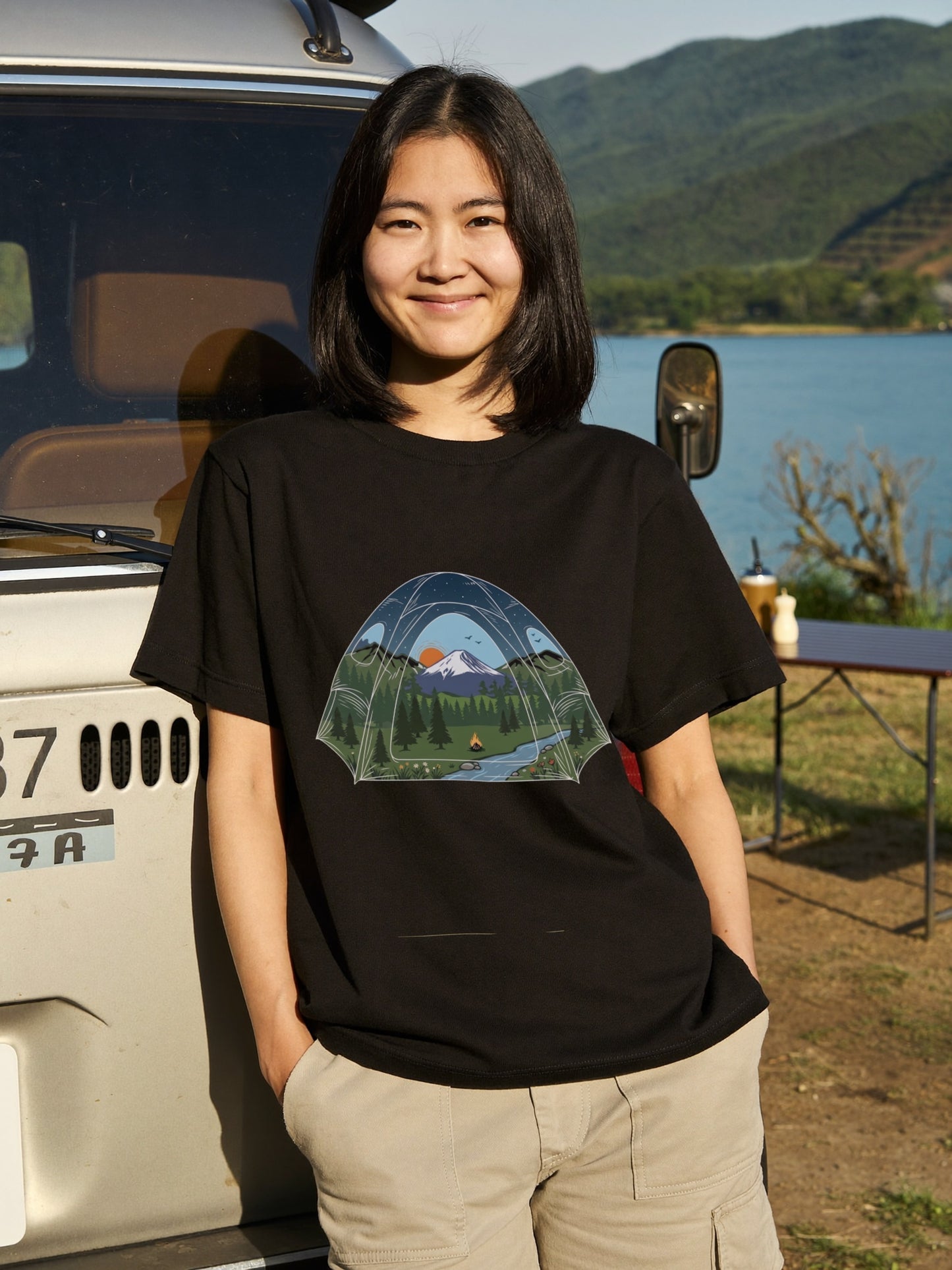 おしゃれなテントビュー・自然イラスト Tシャツ | CAMPMODE