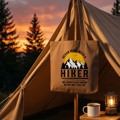 【ハイカー・登山家】「NEVER MESS WITH A HIKER」キャンバストートバッグ | CAMPMODE