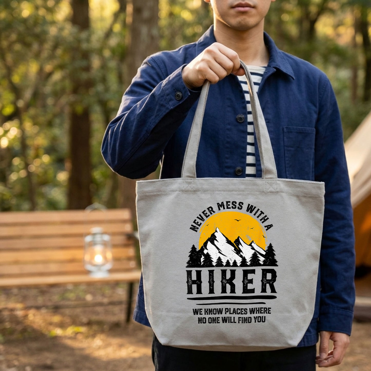 【ハイカー・登山家】「NEVER MESS WITH A HIKER」キャンバストートバッグ | CAMPMODE