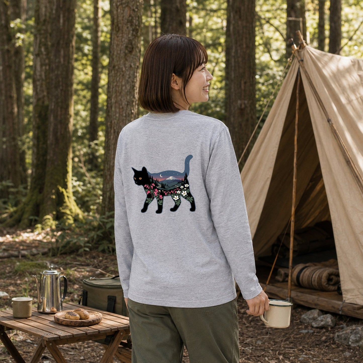 富士山と花咲く夜空 黒猫ロングスリーブTシャツ｜バックプリント