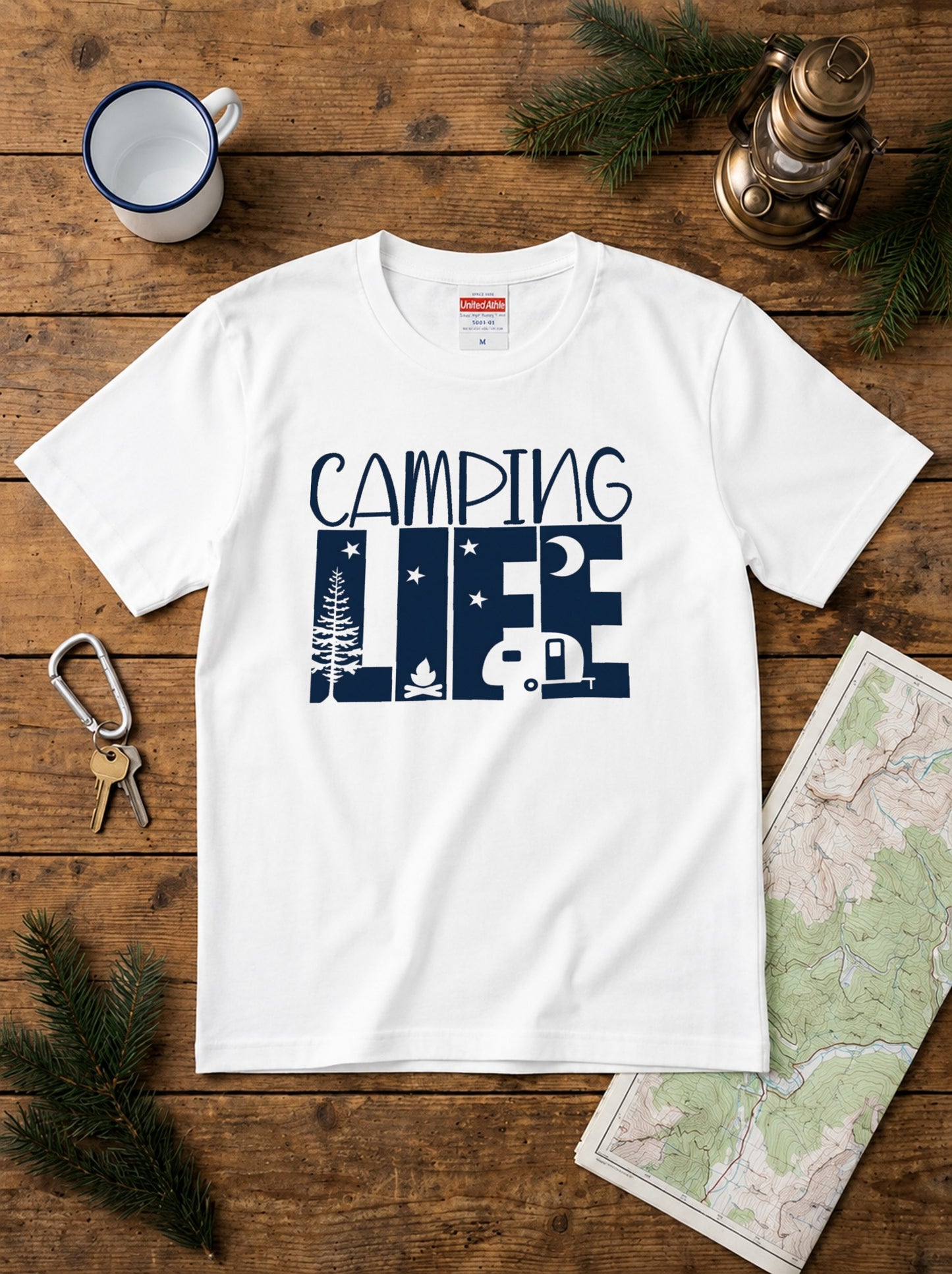 「CAMPING LIFE」キャンピングカー Tシャツ - 焚き火 トレーラーハウス イラスト | キャンプ 服