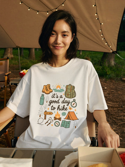 「It's a good day to hike」ハイキング Tシャツ - かわいい キャンプ グラフィックTシャツ アウトドア 登山 キャンプギア