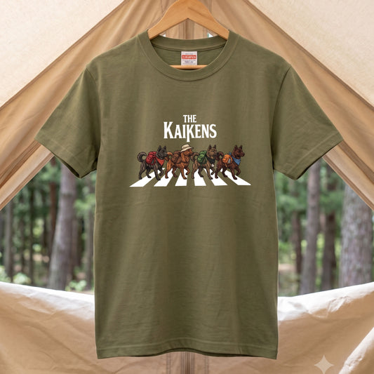 THE KAIKENS | 横断歩道 ゆるかわ 甲斐犬 キャンプ パロディTシャツ【犬好き・愛犬家・アウトドア・ギフトに最適】