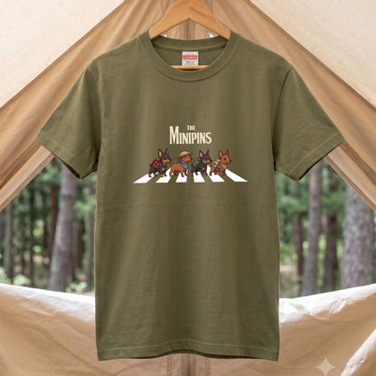 THE MINIPINS | 横断歩道 ゆるかわ プードル キャンプ パロディTシャツ【犬好き・愛犬家・アウトドア・ギフトに最適】