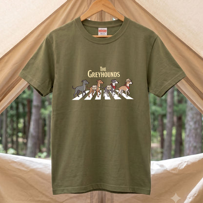 THE GREYHOUNDS | 横断歩道 ゆるかわ プードル キャンプ パロディTシャツ【犬好き・愛犬家・アウトドア・ギフトに最適】