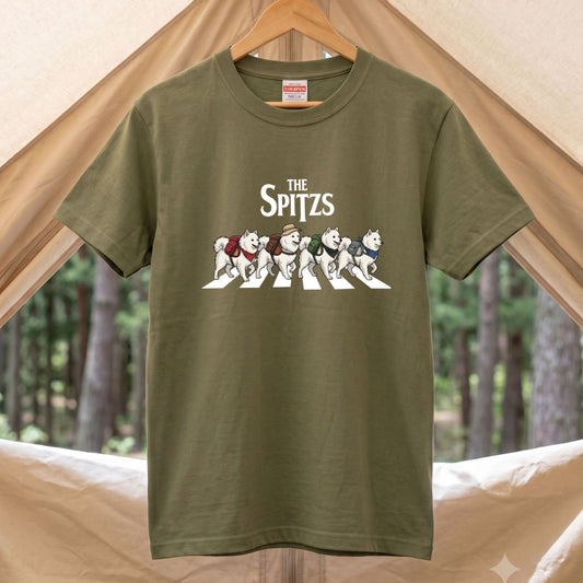 THE SPITZS | 横断歩道 ゆるかわ スピッツ キャンプ パロディTシャツ【犬好き・愛犬家・アウトドア・ギフトに最適】