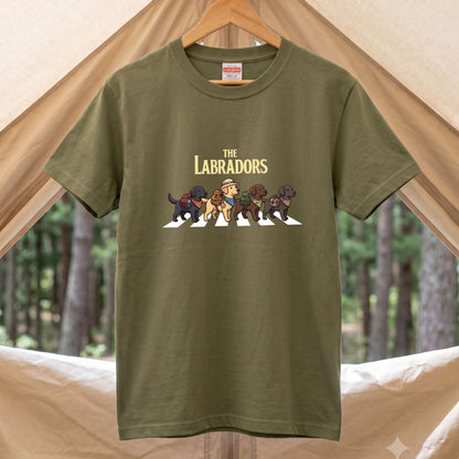 THE LABRADORS | 横断歩道 ゆるかわ プードル キャンプ パロディTシャツ【犬好き・愛犬家・アウトドア・ギフトに最適】