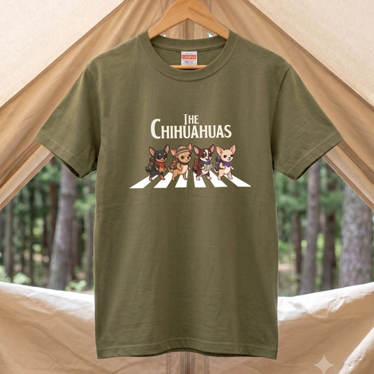 THE CHIHUAHUAS | 横断歩道 ゆるかわ チワワ キャンプ パロディTシャツ【犬好き・愛犬家・アウトドア・ギフトに最適】