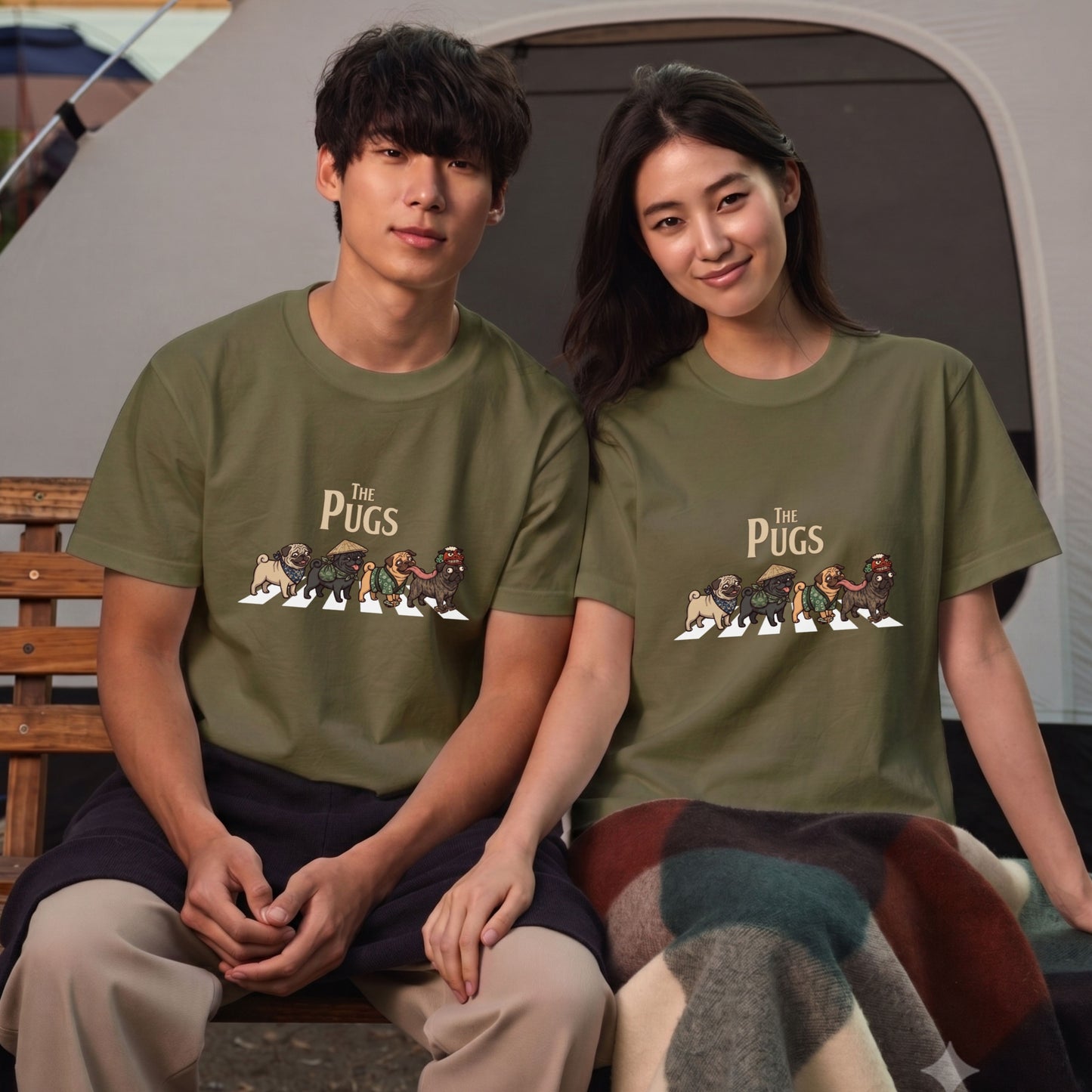 THE PUGS | 横断歩道 ゆるかわ プードル キャンプ パロディTシャツ【犬好き・愛犬家・アウトドア・ギフトに最適】