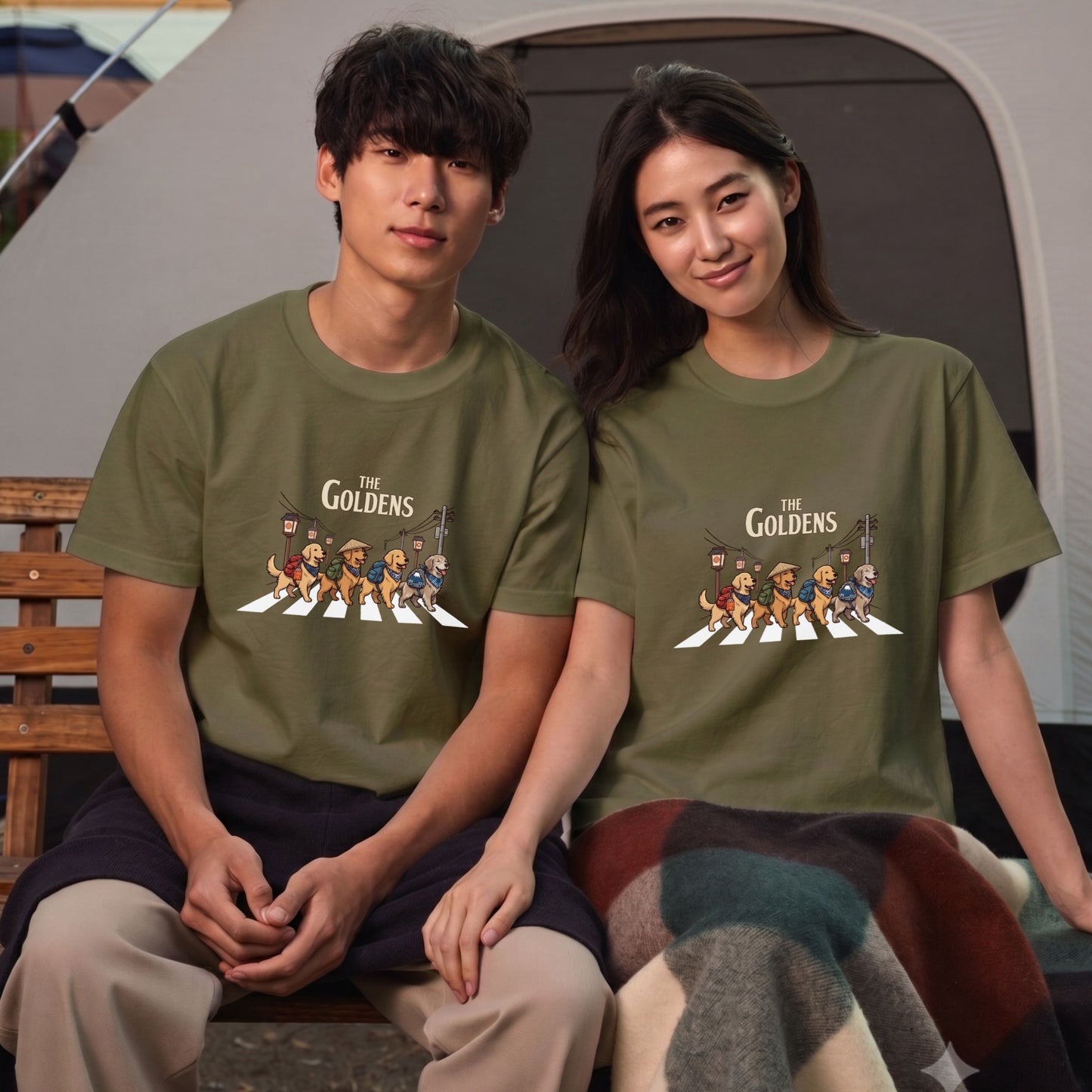 THE GOLDENS | 横断歩道 ゆるかわ プードル キャンプ パロディTシャツ【犬好き・愛犬家・アウトドア・ギフトに最適】