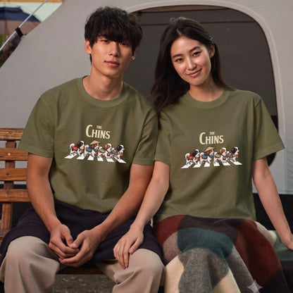 THE CHINS | 横断歩道 ゆるかわ プードル キャンプ パロディTシャツ【犬好き・愛犬家・アウトドア・ギフトに最適】