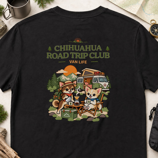Chihuahua Road Trip Club チワワのバンライフデザイン | Tシャツ | バックのみプリント