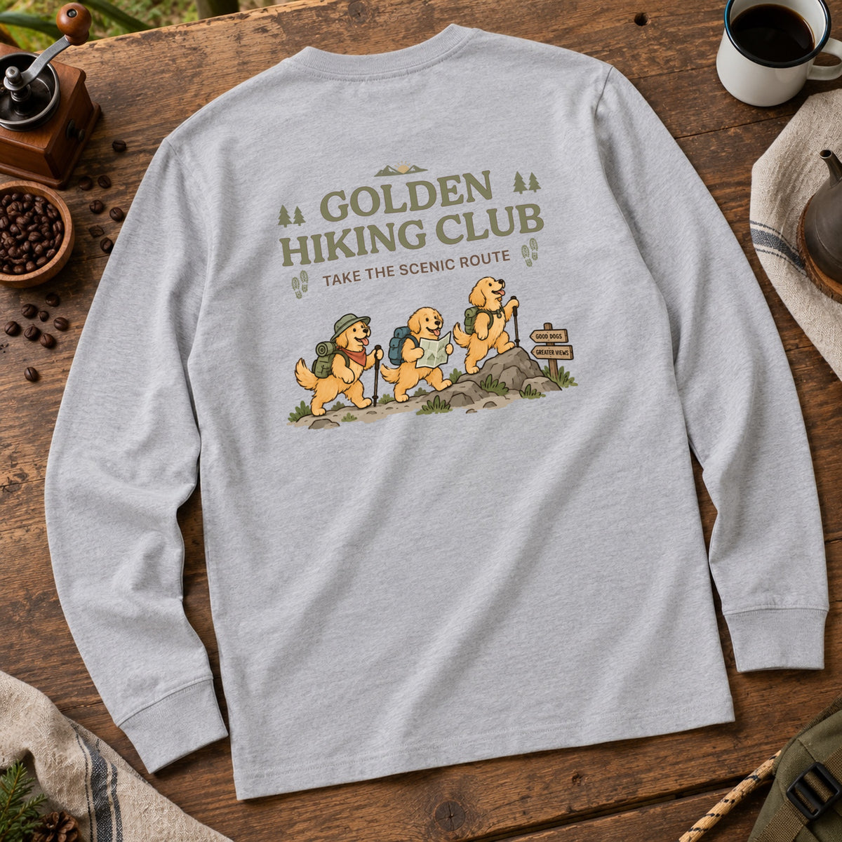 ブラックのバックプリント着用イメージ：Golden Hiking Club