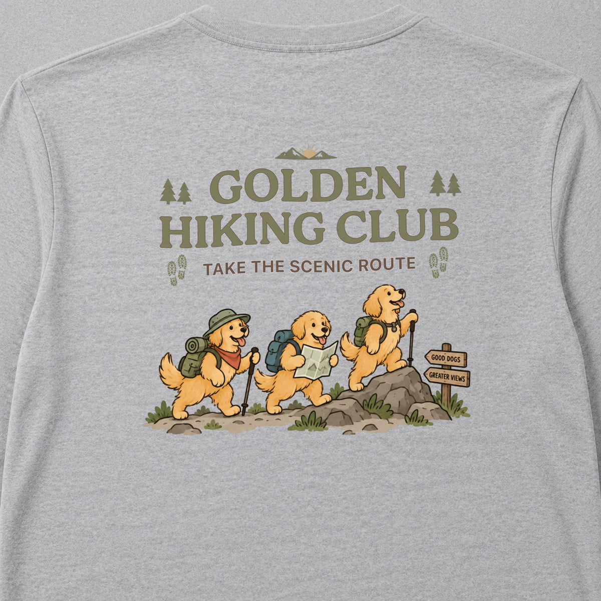 ホワイトのバックプリント着用イメージ：Golden Hiking Club