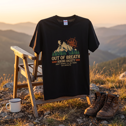 「Out of breath hiking society」おもしろ Tシャツ - 面白い ハイキング 登山 キャンプ グラフィックTシャツ