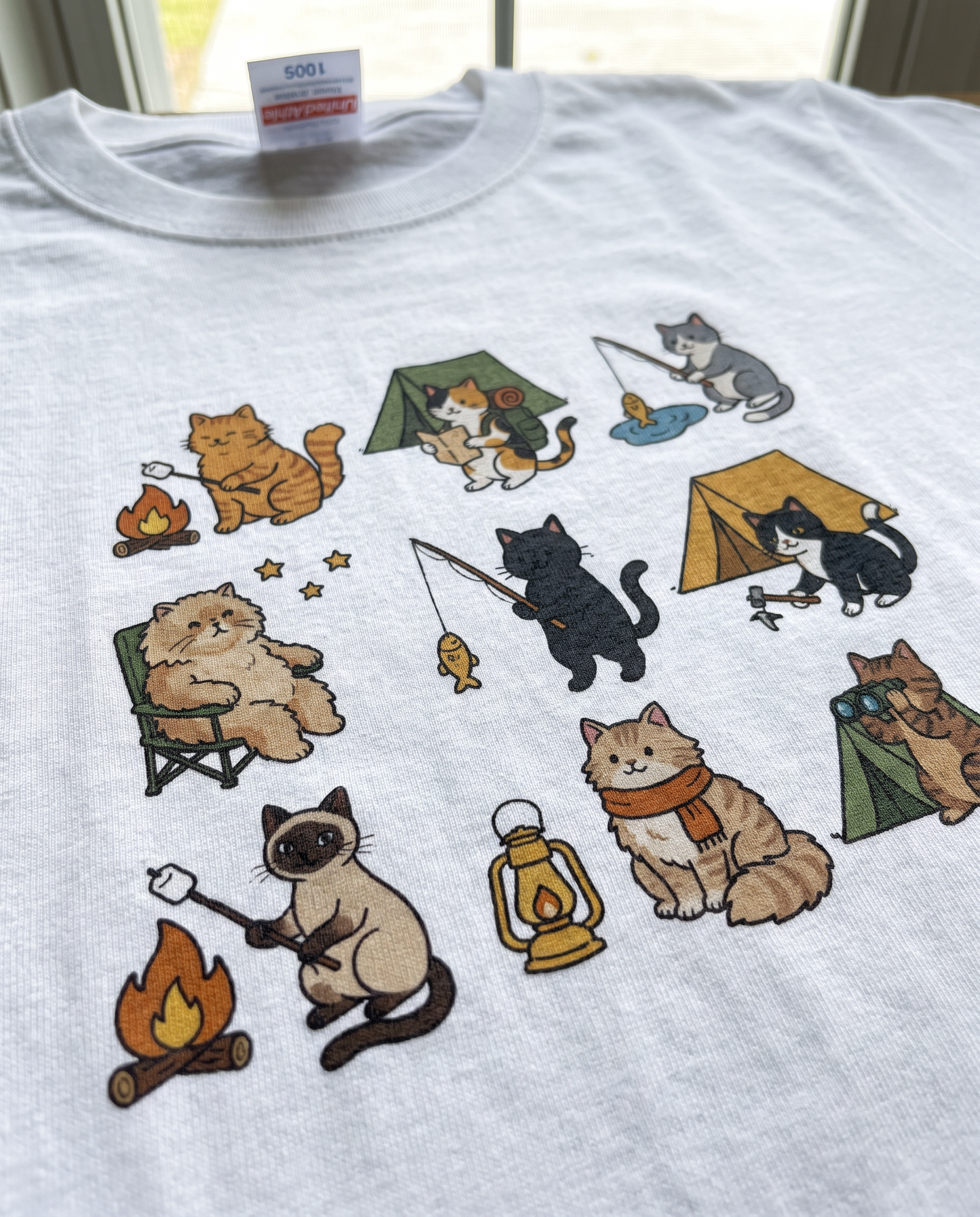 猫好きキャンパーのためのかわいいTシャツ