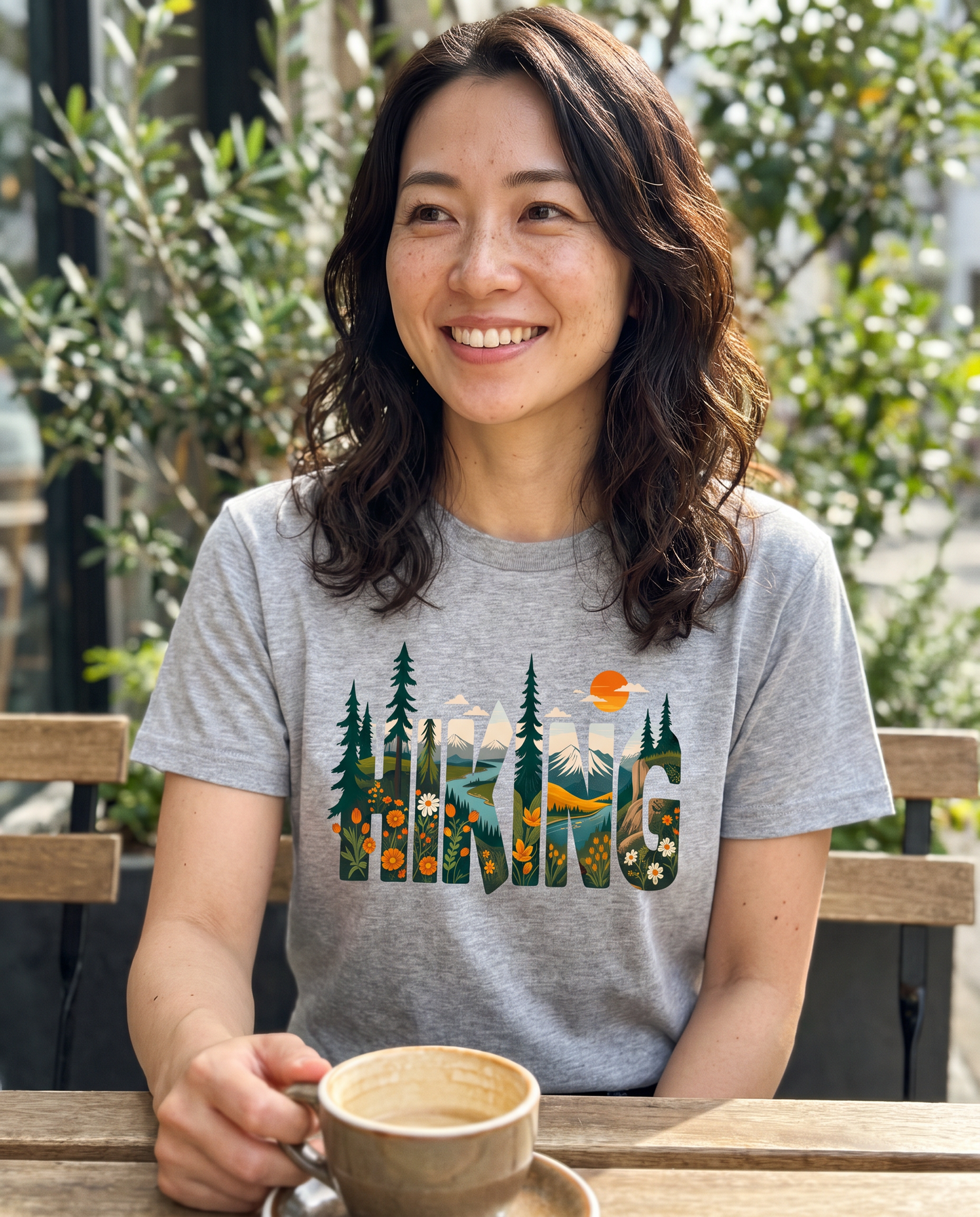 ハイキングシャツ：マウンテン・アドベンチャー・グラフィックTシャツ