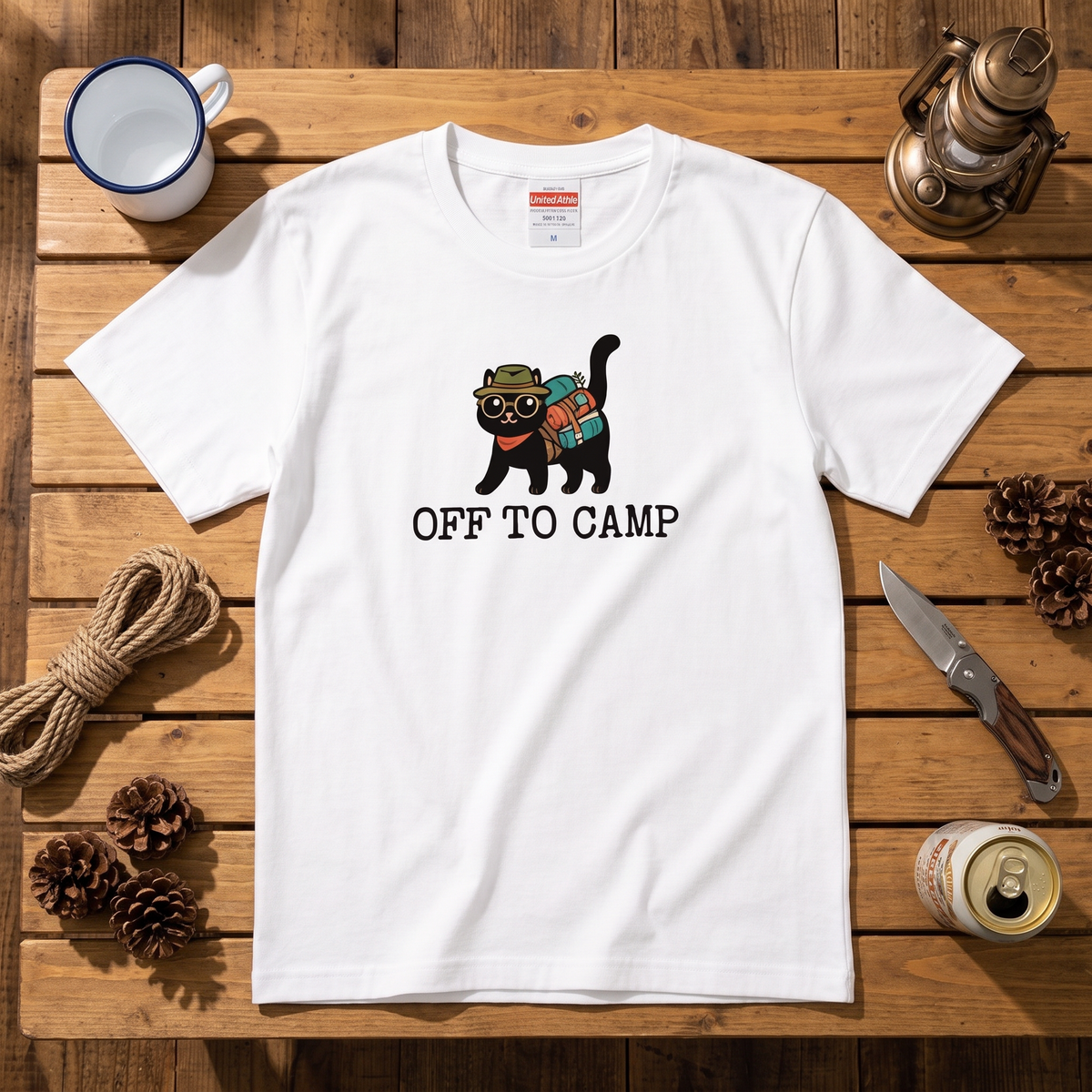 リュック猫「OFF TO CAMP」Tシャツ | かわいい 猫好き キャンプ ウェア