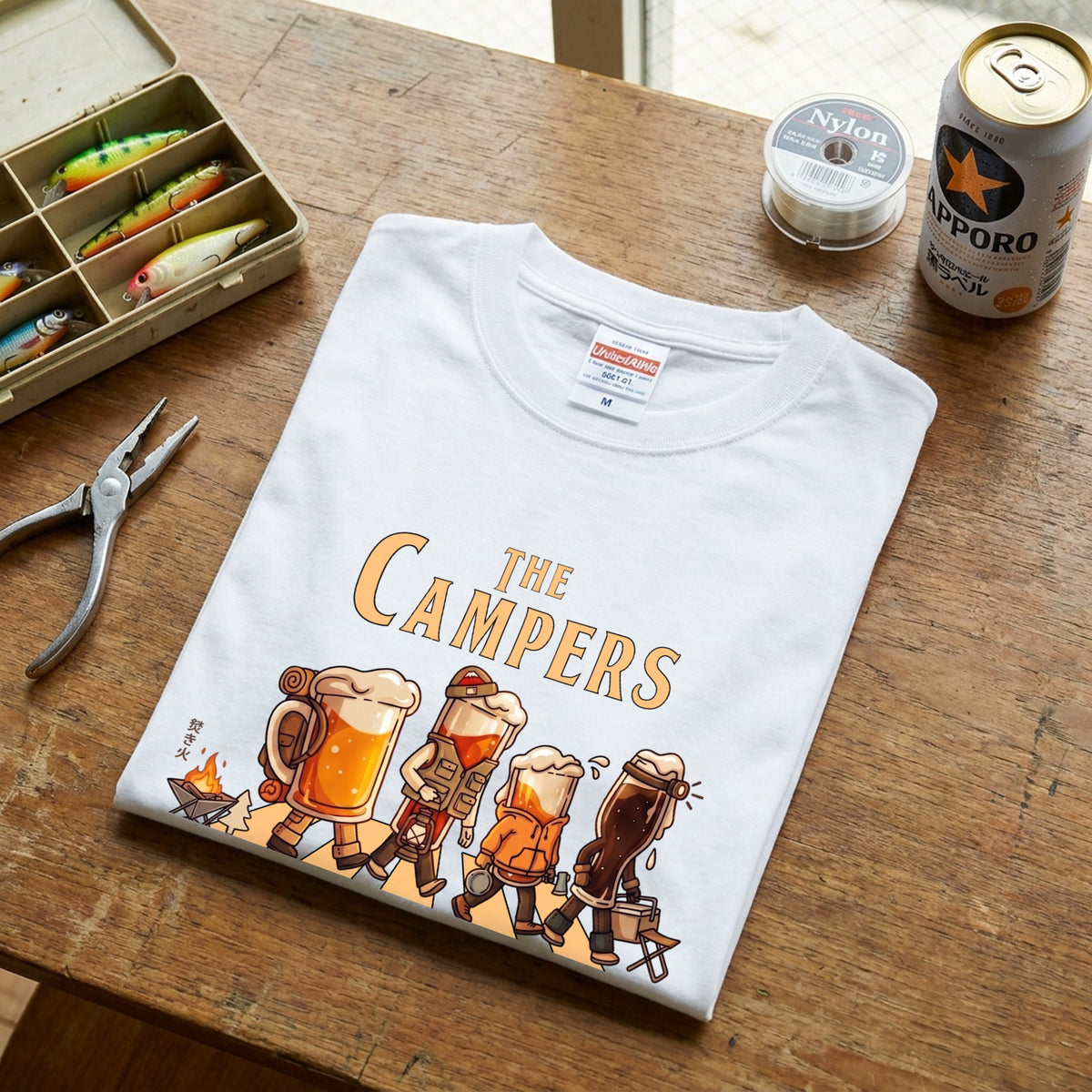 THE BEER CAMPERS | ビールたちのキャンプ 横断歩道 面白Tシャツ【ビール好き・キャンプ好き・ギフトに最適】