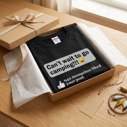 【Can't Wait To Go Camping】SNS風 942匹の蚊がいいね！ おもしろ黒Tシャツ | CAMPMODE
