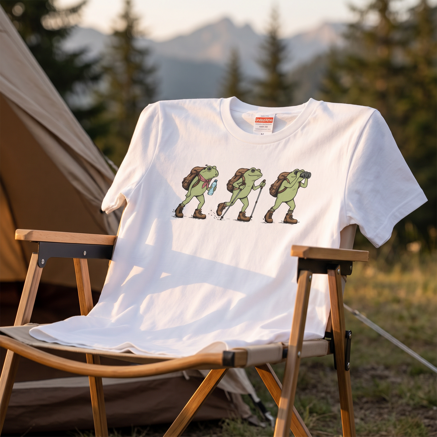カエルの山登り イラスト Tシャツ | 登山 トレッキング 服 | CAMPMODE