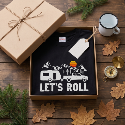 「LET'S ROLL」キャンピングトレーラー Tシャツ - 車中泊 ドライブ 服 | CAMPMODE